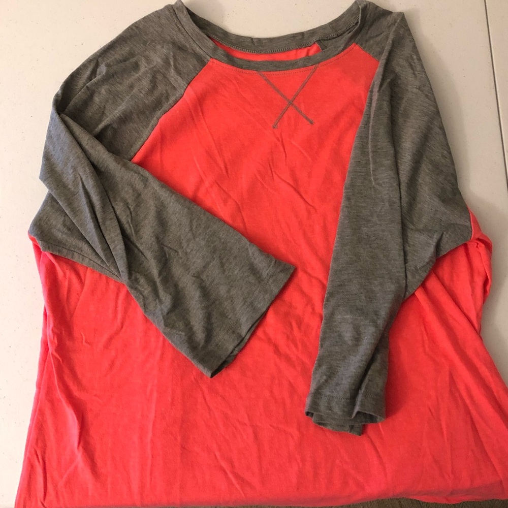 Women’s 3/4 Sleeve Baseball Shirt Size XL